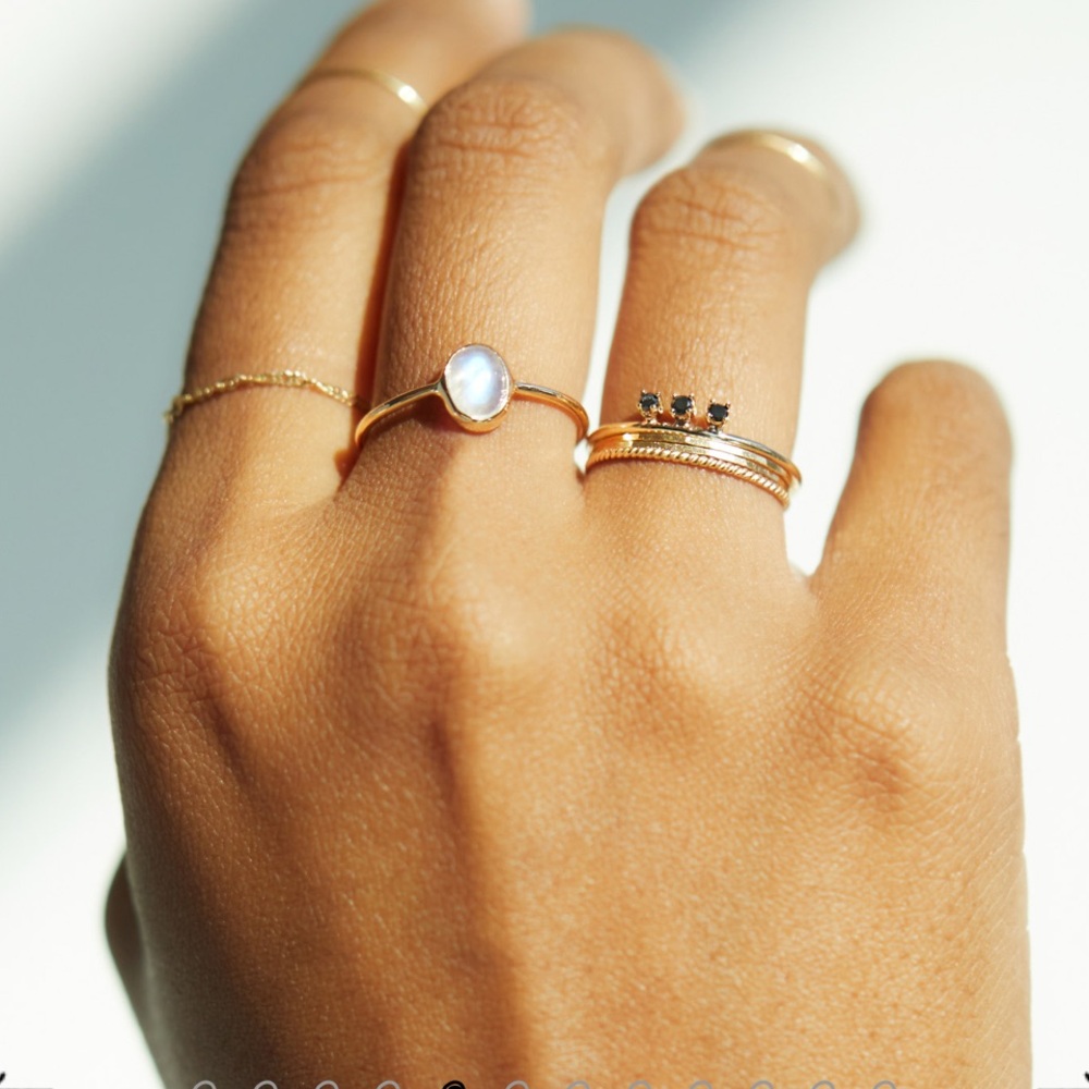 Catbird Oval Moonstone 14K Gold - Picture 4 of 7